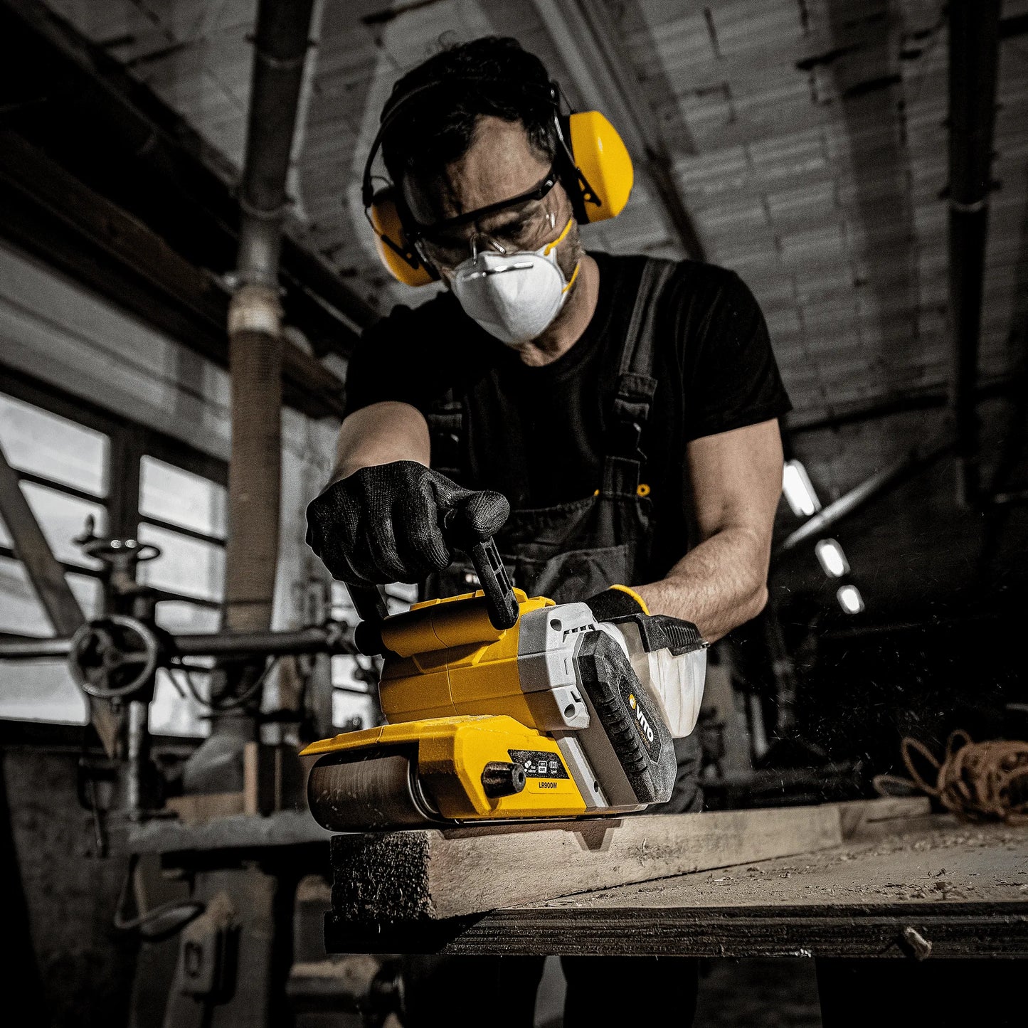 LIJADORA DE BANDA 900 W