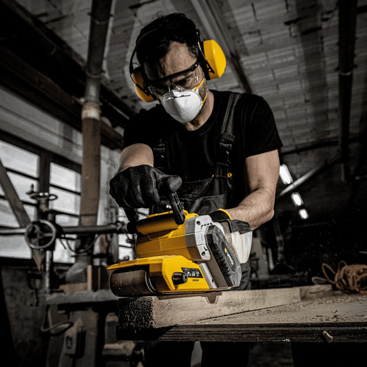 LIJADORA DE BANDA 900 W